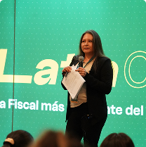 Expositora en escenario
